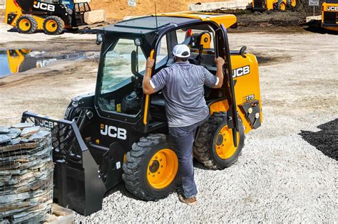 how to operate a jcb skid steer|who makes jcb skid steers.